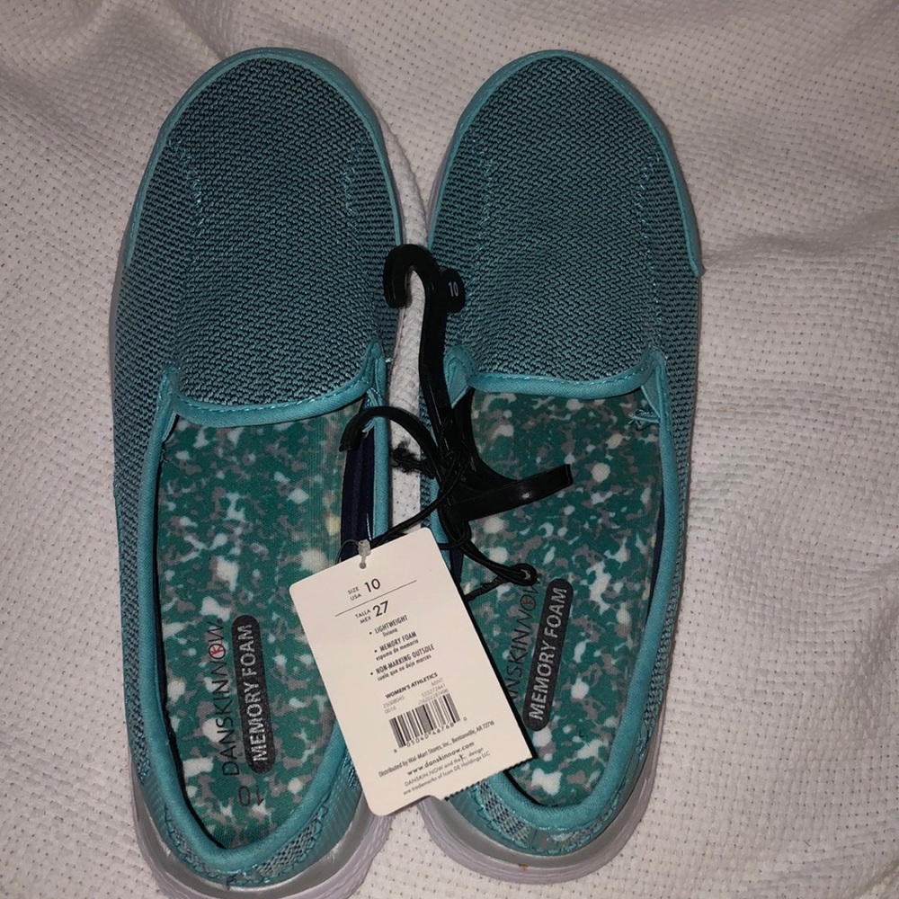 NWT Danskin Now memory foam slip-on sneaker